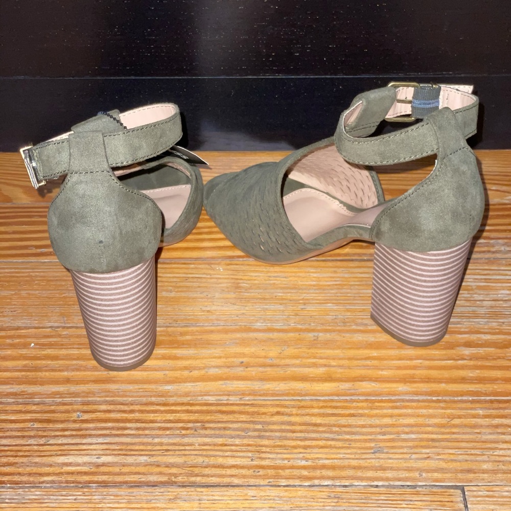 Express heels - Picture 3 of 3